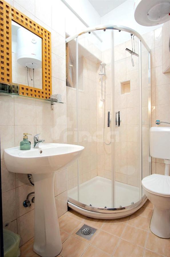 Apartman Denali Rovigno Esterno foto